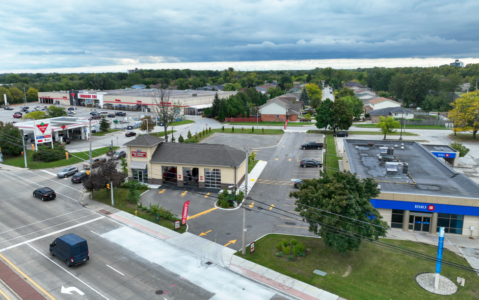 TECUMSEH YOLANDA CENTRE